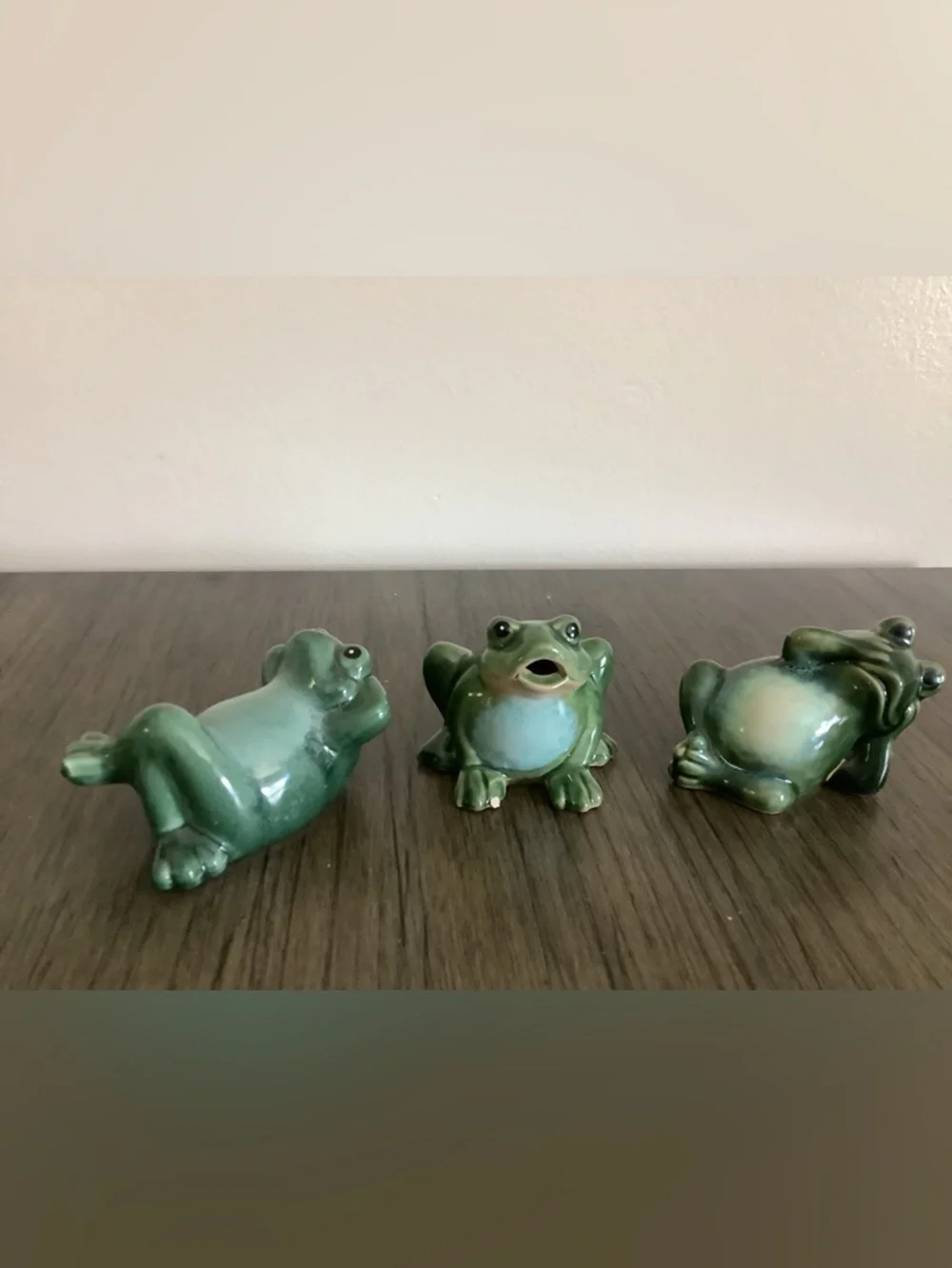 Green Ceramic Frog Figurine - Decorative Small Pet Accent